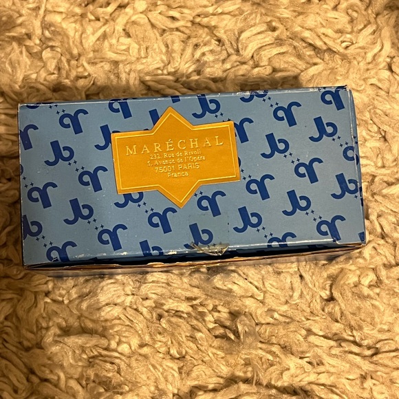 Crystal Eiffel Tower Figurine - Picture 7 of 7